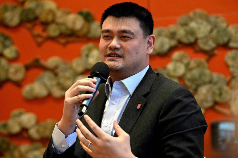 lol官方-包含埃因霍温训练开放日，今晨远射贴柱引欢呼，CBA季后赛在即，赛季目标并未改变的词条