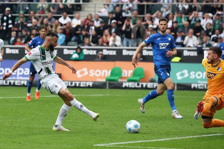 lol中国总决赛-转会期足总杯焦点战；门兴格拉德巴赫调整名单；信心回归；控场能力受关注的简单介绍